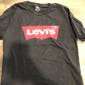 Levi’s t-shirt
